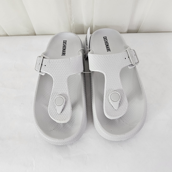 Cushionaire Flo Cloud Thong Sandal Light Gray Size 9 NWT - Picture 3 of 6